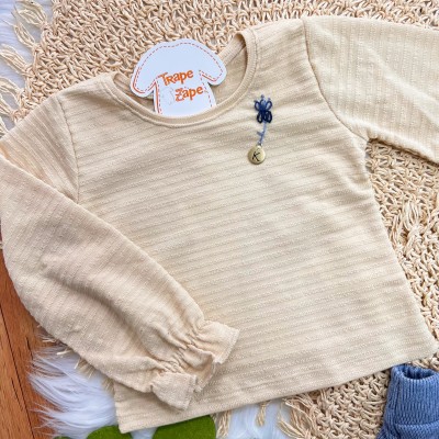 Conj. Blusa Manga Longa Flor Bordada e Short com Bolsos de Rendinha - Areia e Azul
